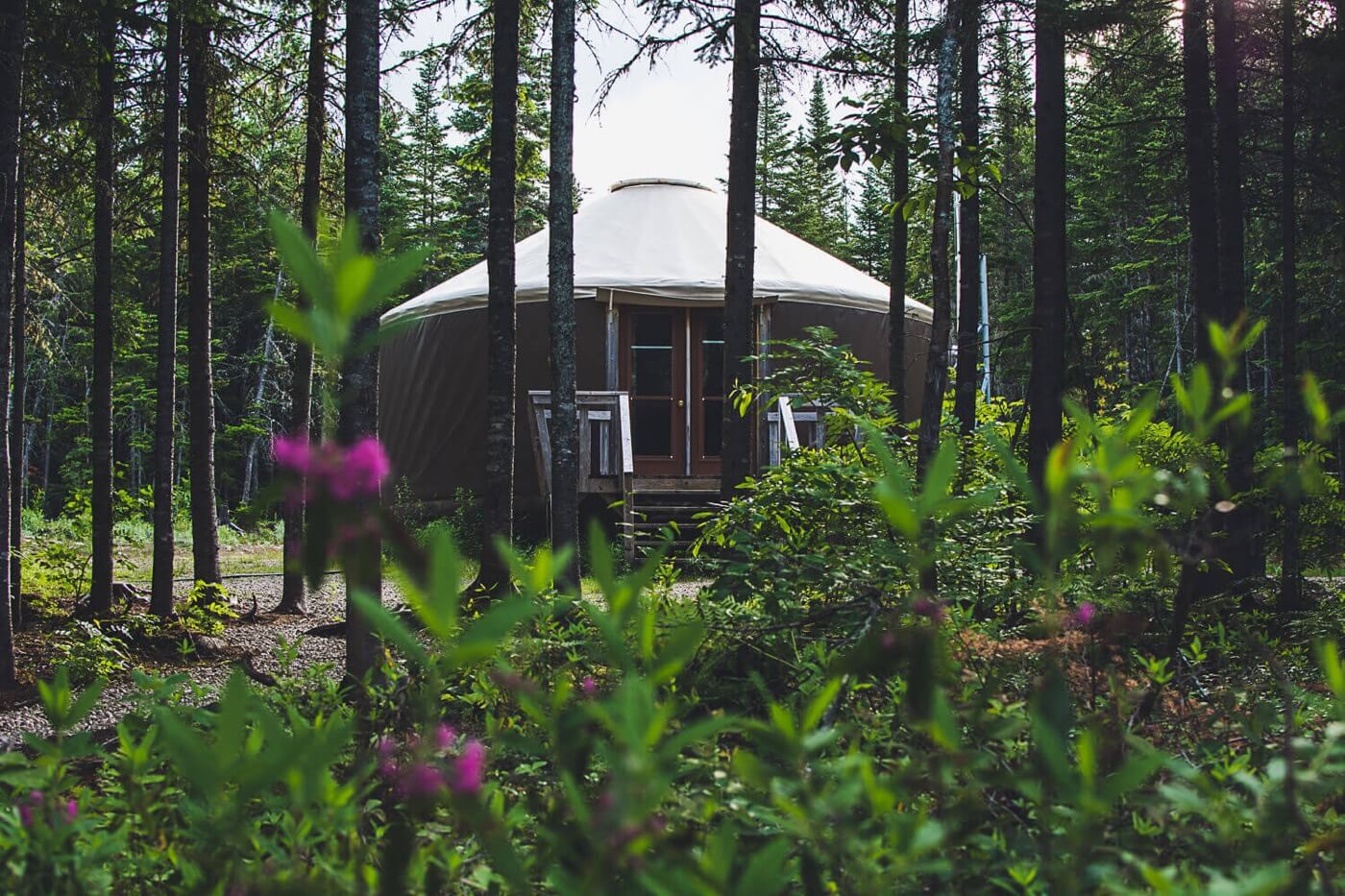 Une yourte installée sur un terrain de camping au Zec Lac au Sable